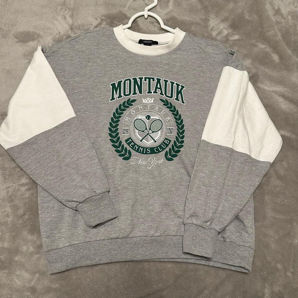 Used Forever 21 Womens Montauk NY crewneck sweatshirt size small